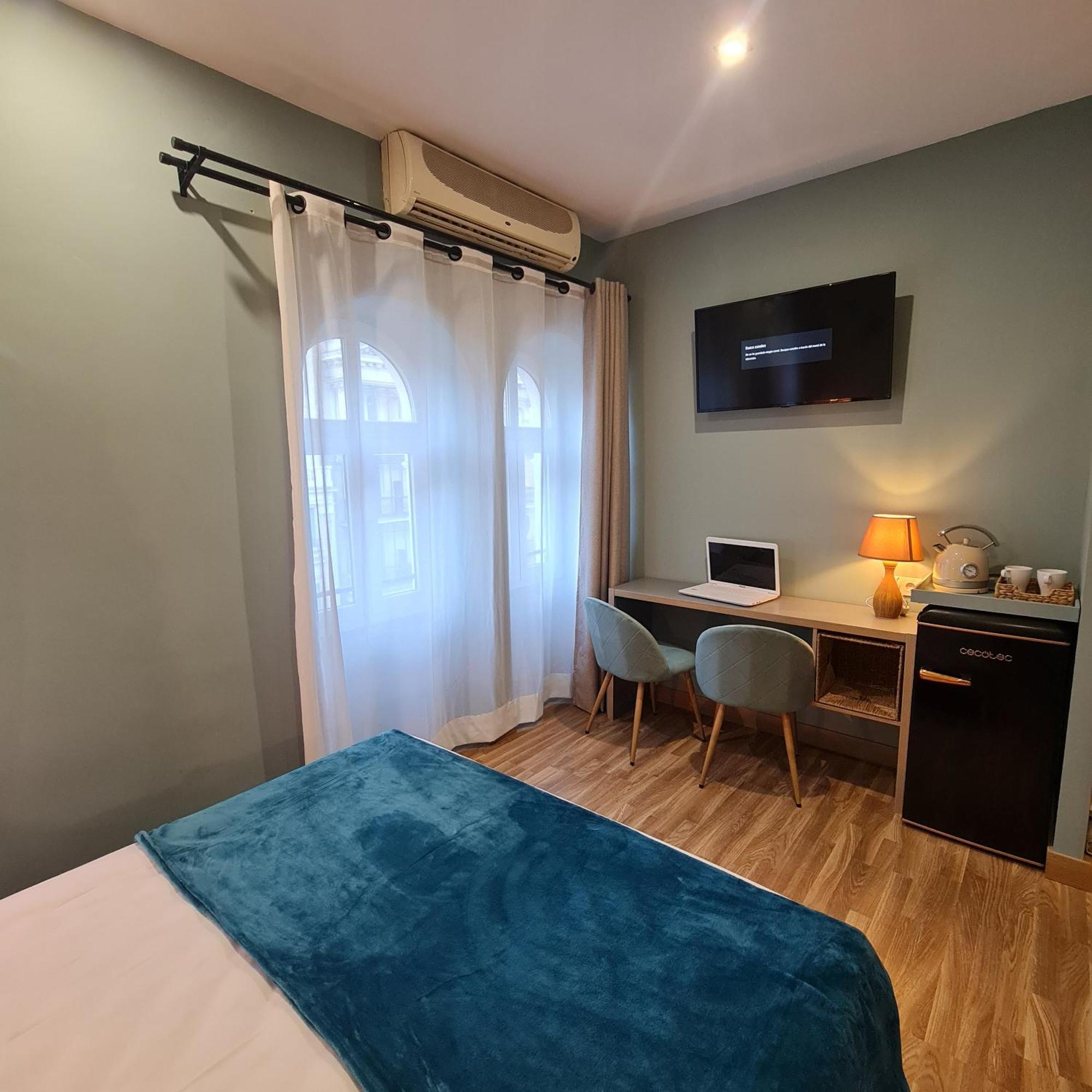 Luxury Green Hostal Madrid Gran Via Bagian luar foto