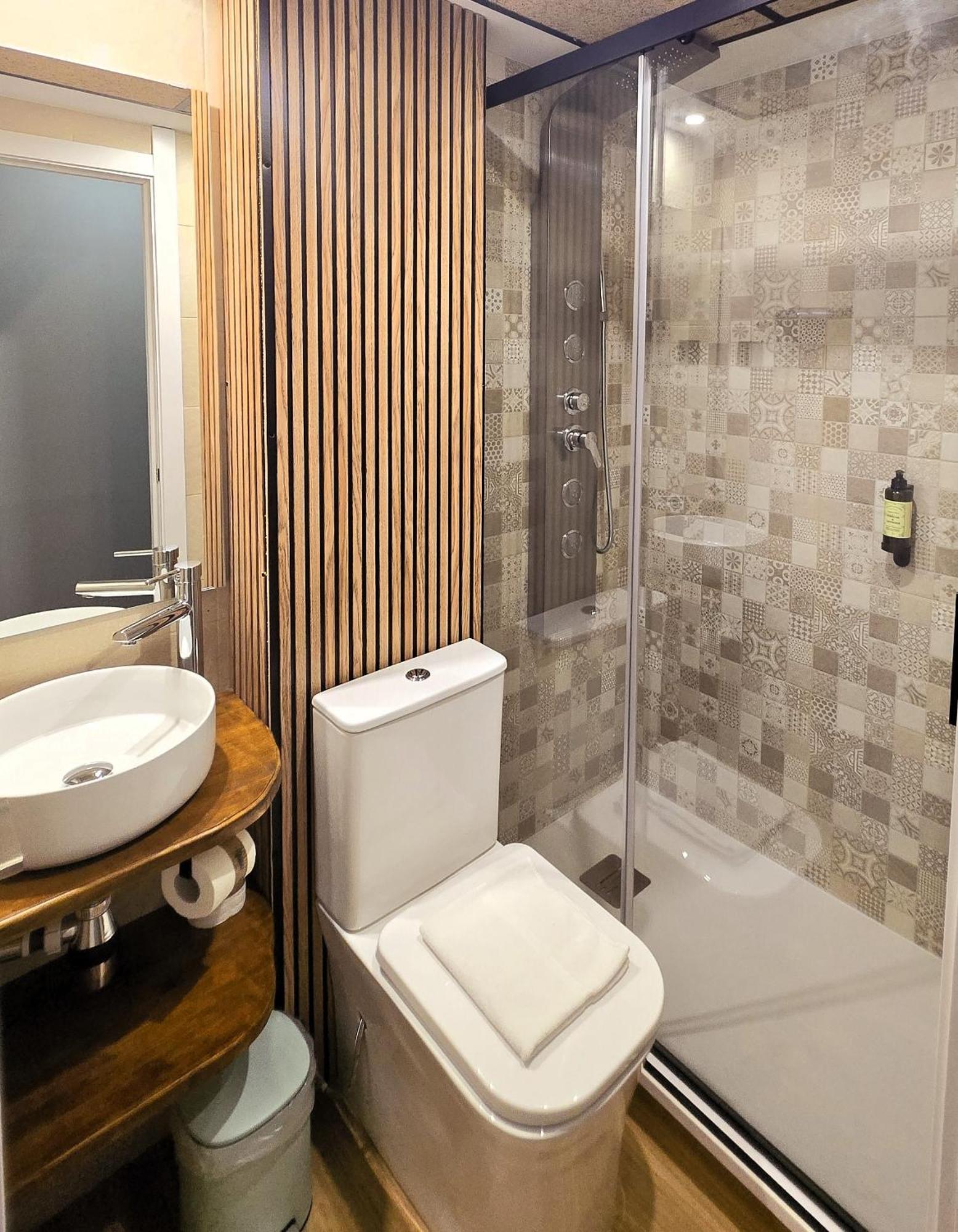 Luxury Green Hostal Madrid Gran Via Bagian luar foto